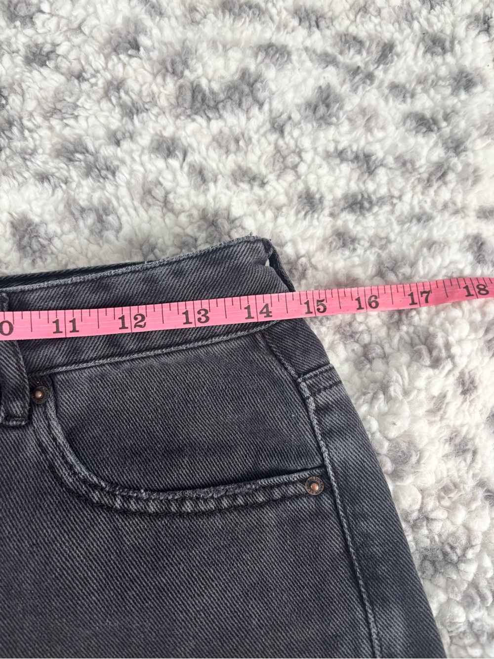 PacSun Black Distressed Denim Cutoff Shorts - Picture 4 of 6